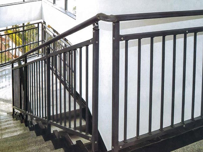 樓（lóu）梯扶手